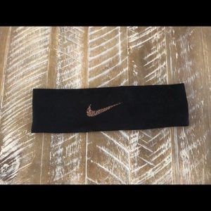 Nike Headband. Barley Used.